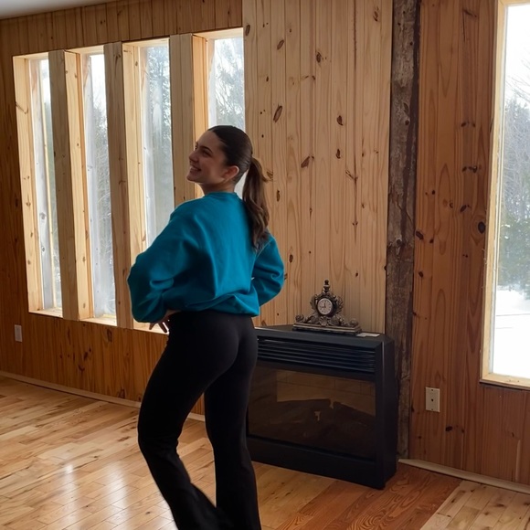 Meet your Posher, Serena - Picture 1 of 1